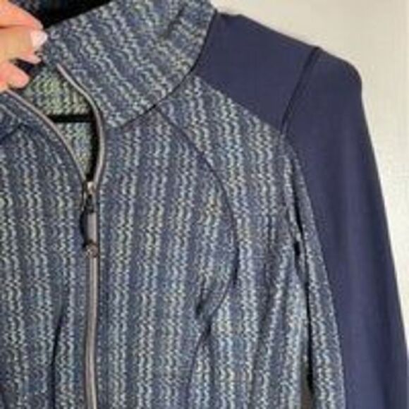EUC Lululemon Nice Asana Jacket Ziqgy Wee August Inkwell / Inkwell Navy $118 2 - Picture 9 of 12